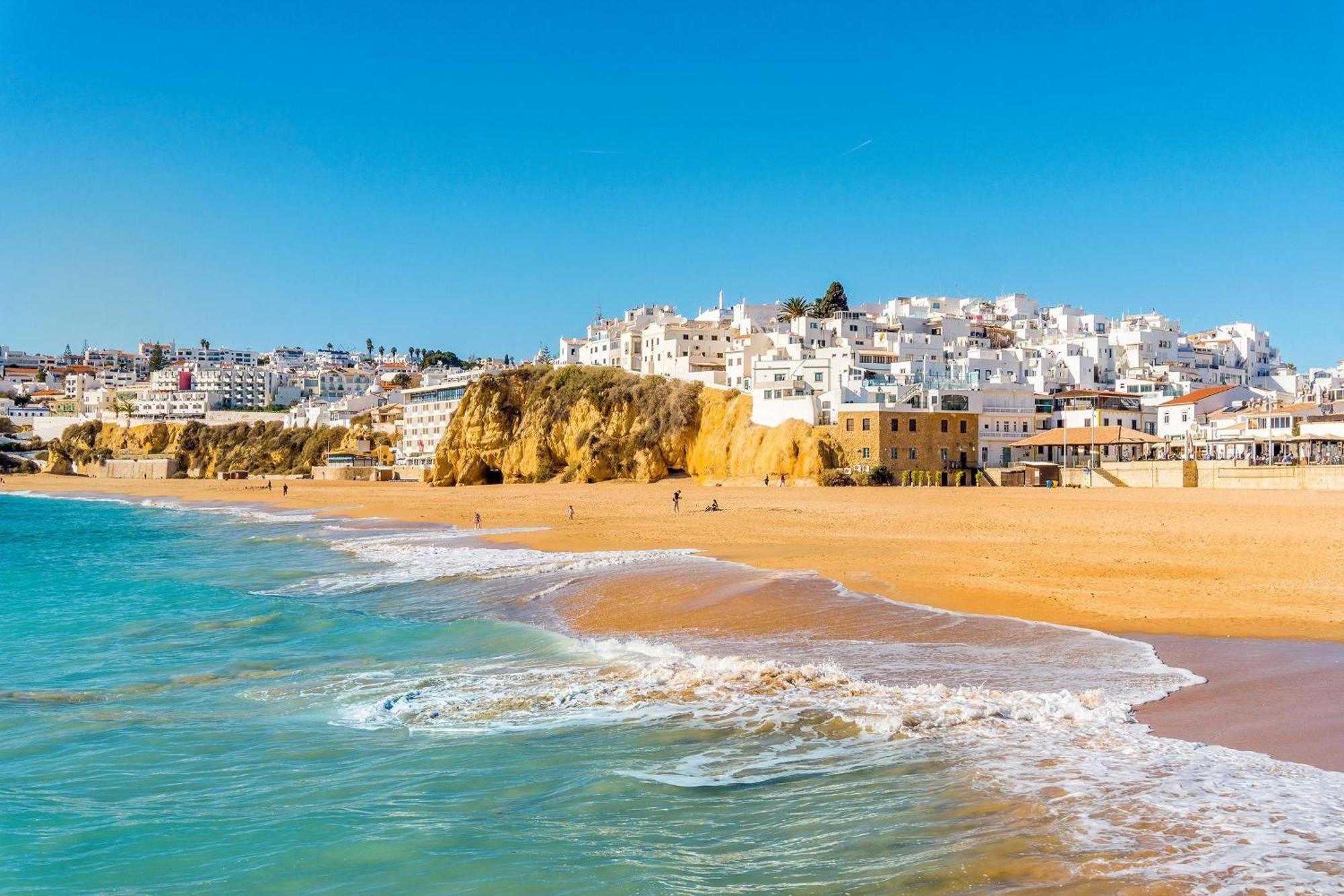 Wonder Charm Guesthouse Albufeira Luaran gambar