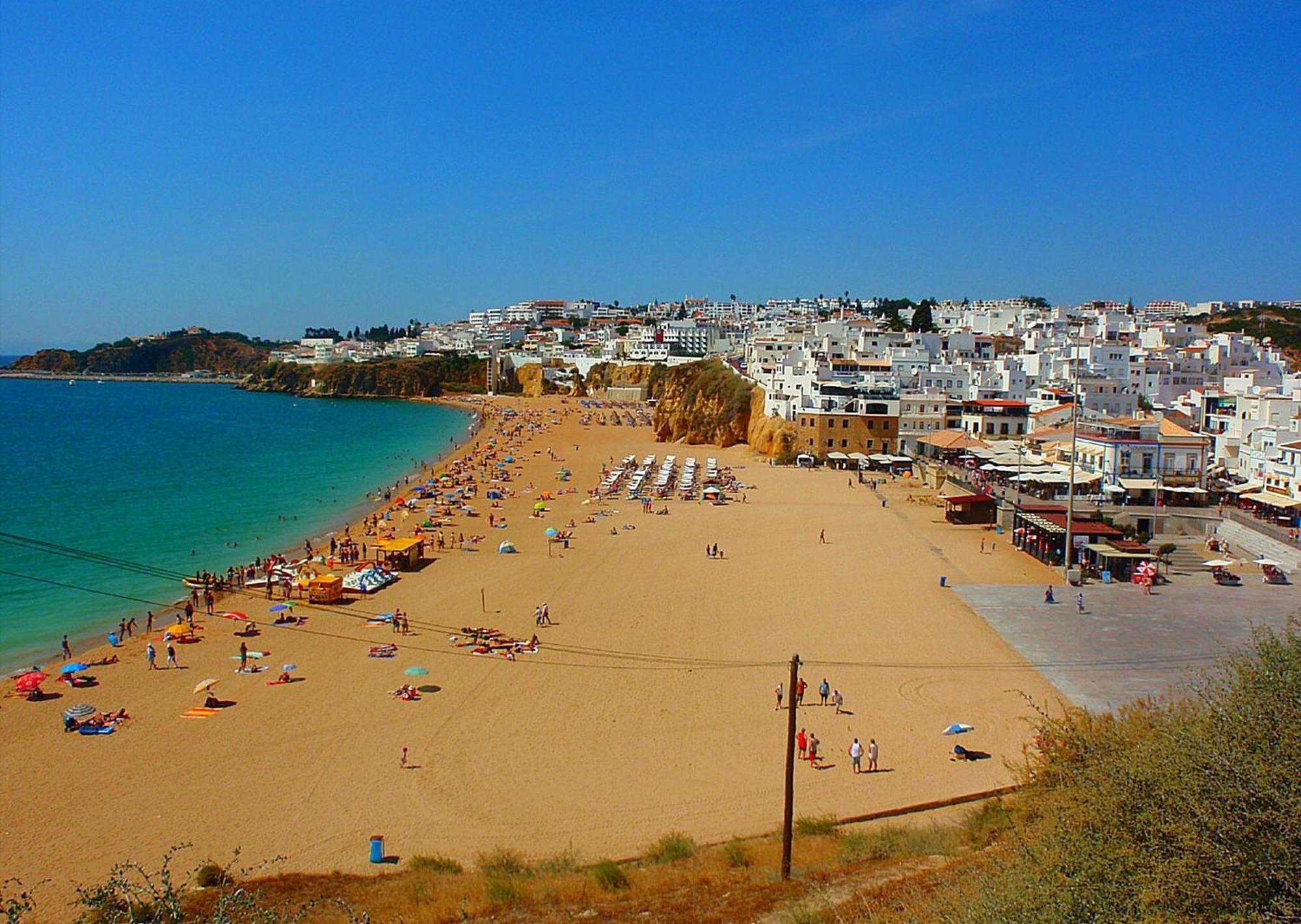 Wonder Charm Guesthouse Albufeira Luaran gambar
