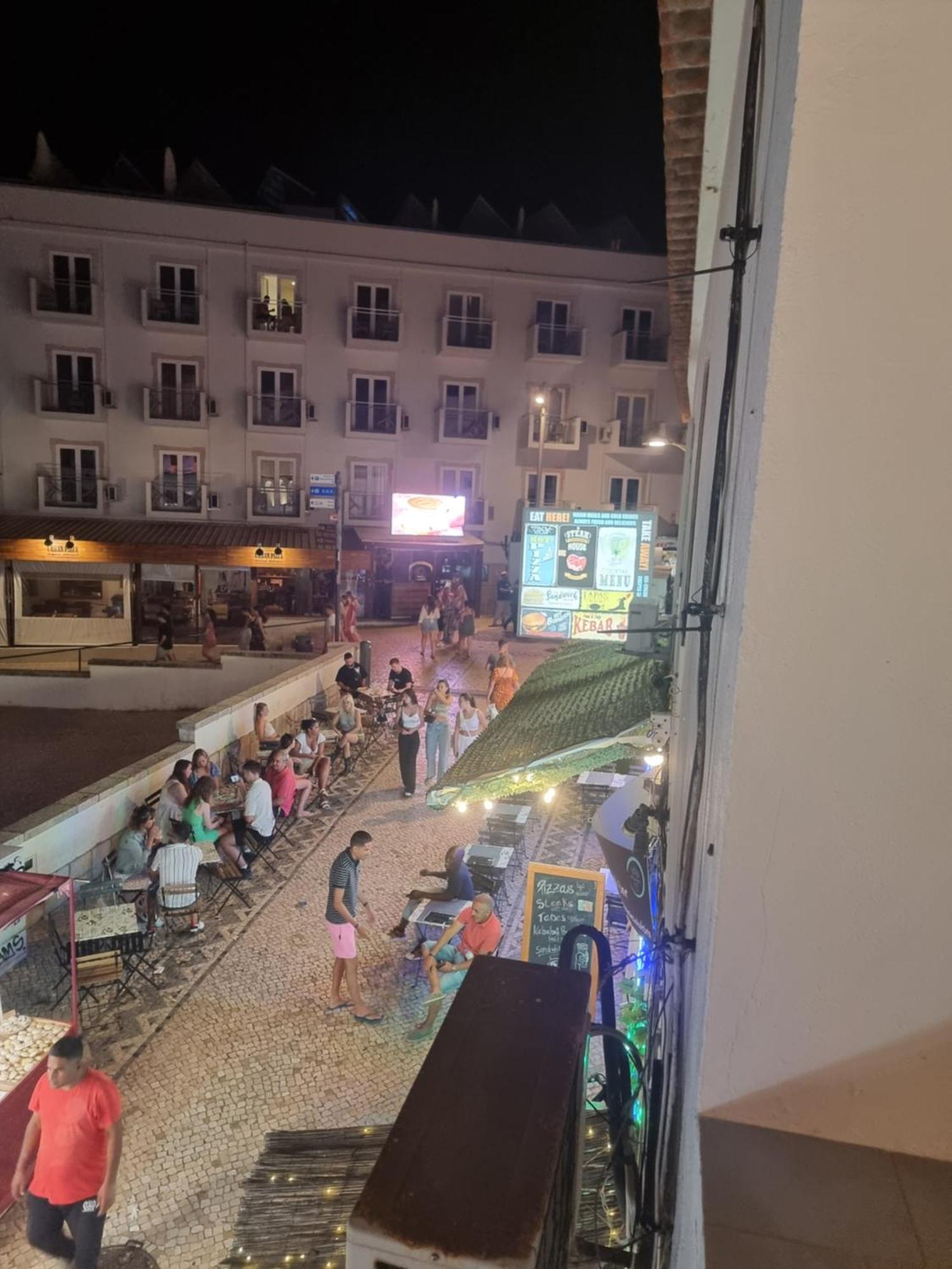 Wonder Charm Guesthouse Albufeira Luaran gambar