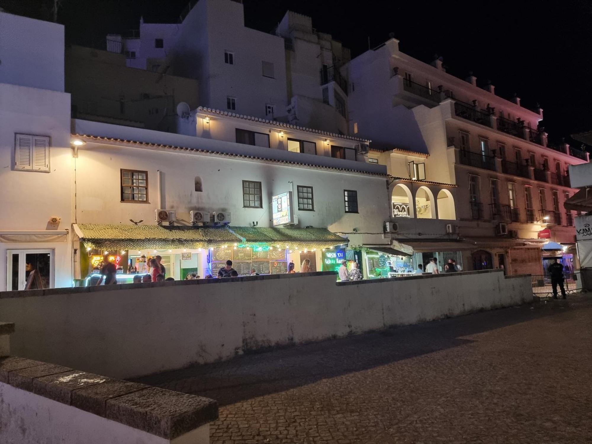 Wonder Charm Guesthouse Albufeira Luaran gambar